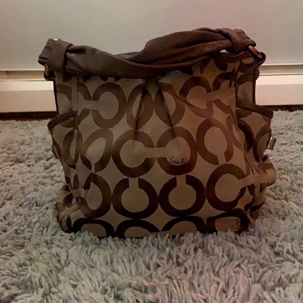 Tope Coach bag.